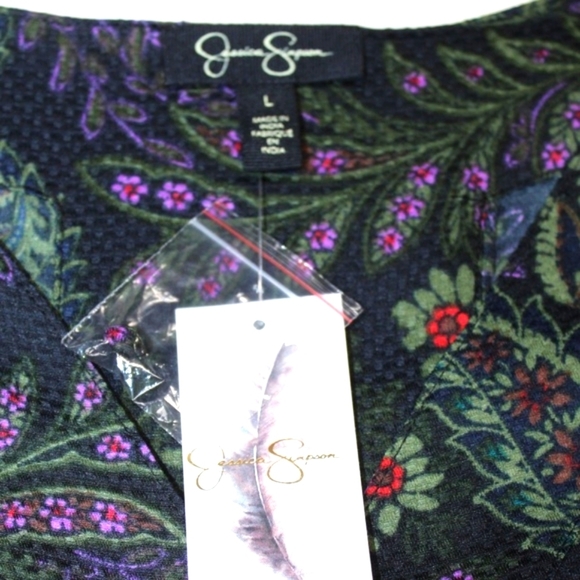 NWT Jessica Simpson Floral Paisley Blouse - Picture 8 of 10